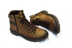 Making up situational dialogue ~ ” How much is this pair of climbing shoes? “