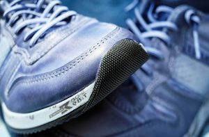 Making up situational dialogue ~ ” new jogging shoes “